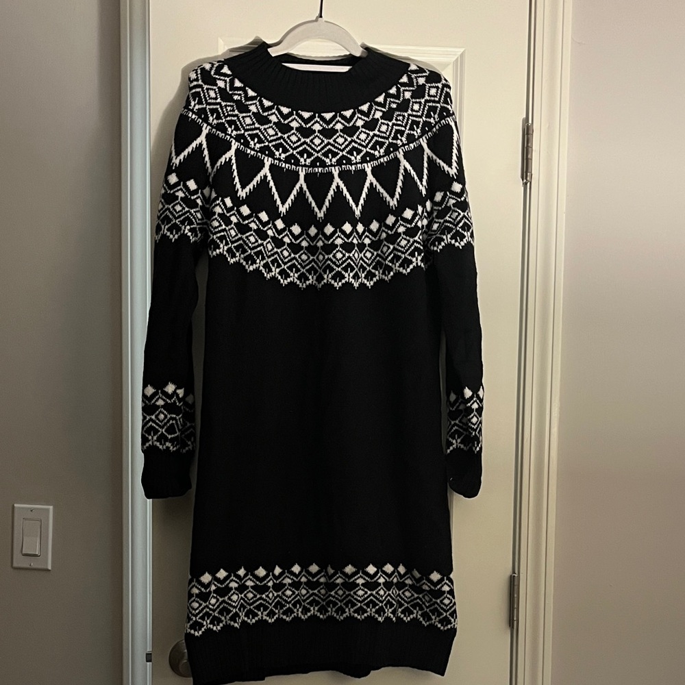 LOFT Black and White Geometric Knit Dress